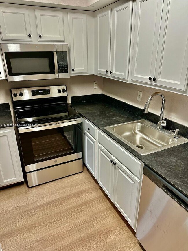 Building Photo - 622 SW 1st St