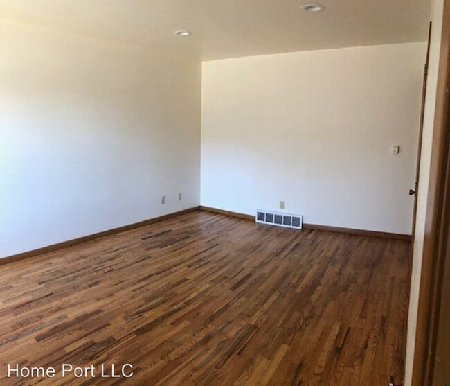 Building Photo - 2712-2714 Luther Dr