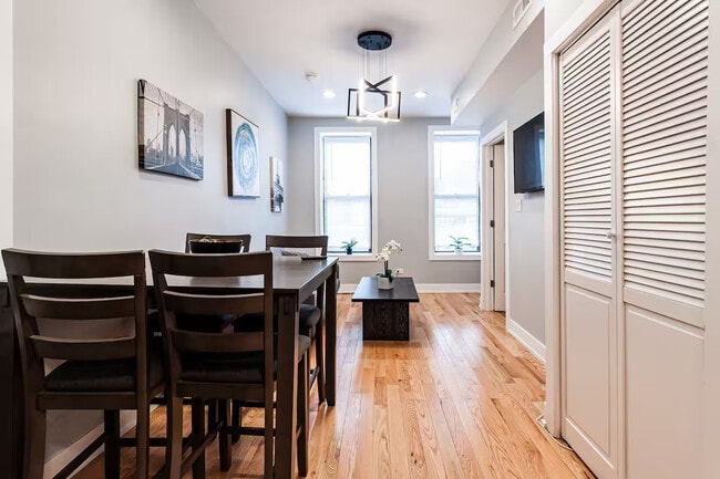 Building Photo - 1624 W Beach Ave