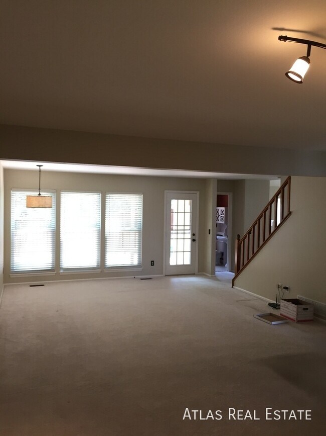 Building Photo - 8876 Red Bush Trail