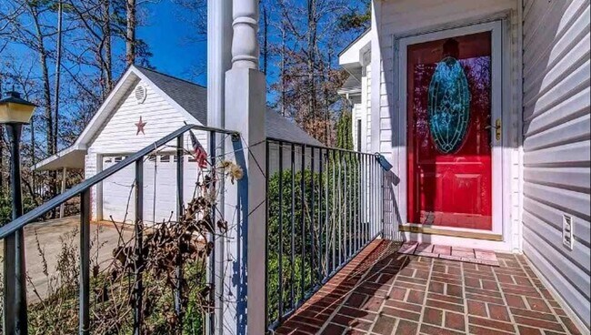 Building Photo - Serene Home-2 bed/2bath near I85 & Hwy 290