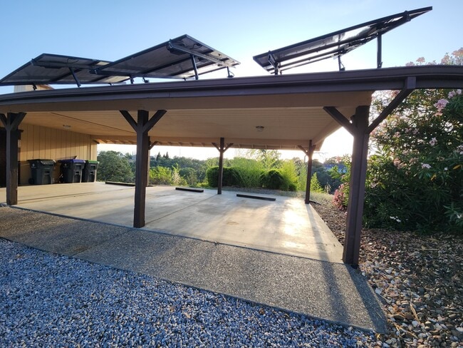 Building Photo - 14565 Carriage Ln