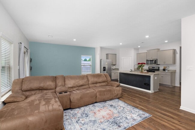 Building Photo - 44 N Payson Cv