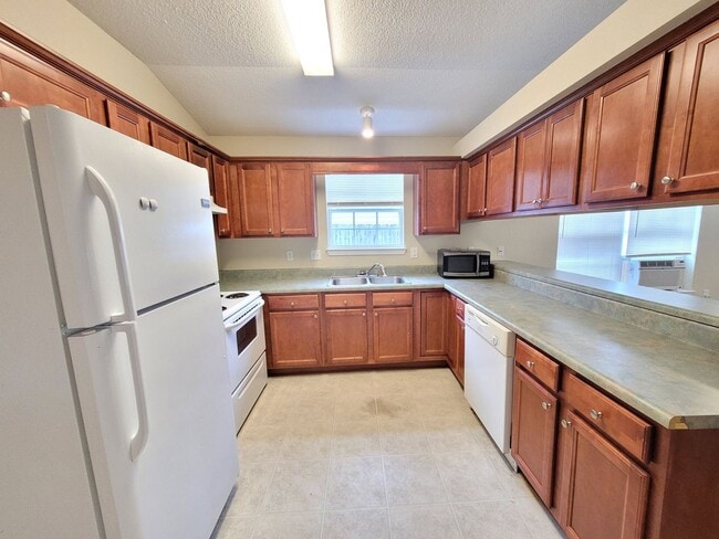 Building Photo - 7802 Heirloom Dr