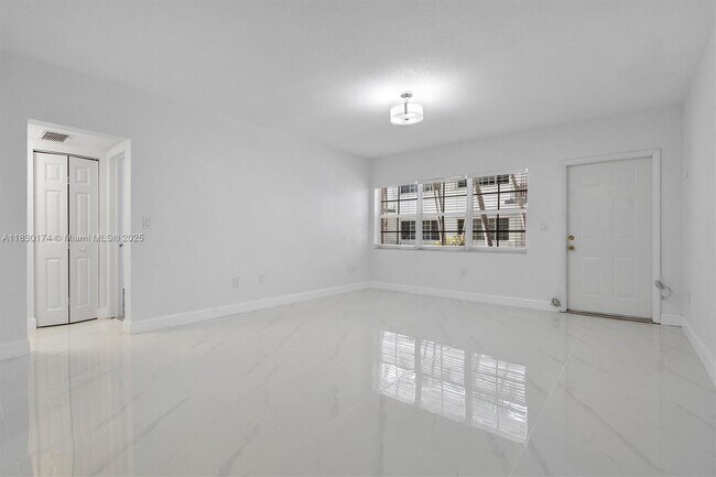 Building Photo - 9745 Bay Harbor Terrace