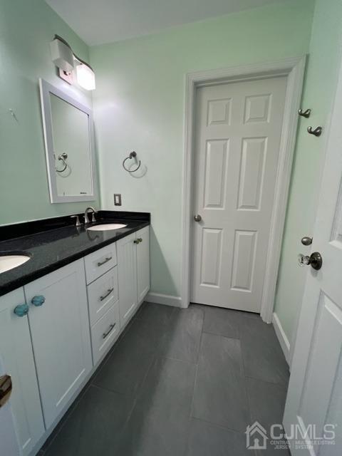 Building Photo - 32 Marion Dr