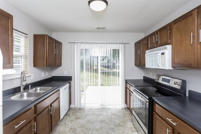 Building Photo - 313 Denman Loop
