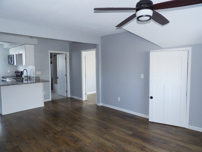 Building Photo - 1 Bed + Extra Room Upper Level Unit in East Harriet Duplex