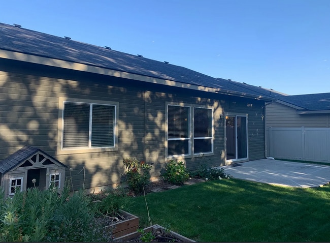 Building Photo - Upgraded 3 Bedroom Home in West Boise