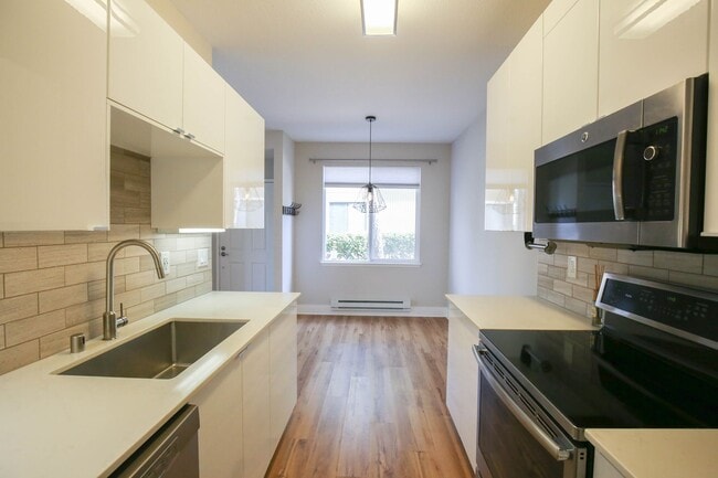 Building Photo - Modern and Clean 2 Bed 2 Bath Condo in Ric...
