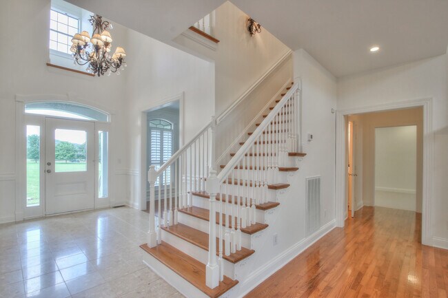 Building Photo - 4335 N Chapel Rd