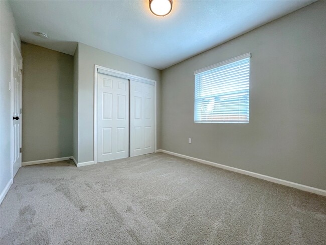 Building Photo - 10015 Old Towne Ln