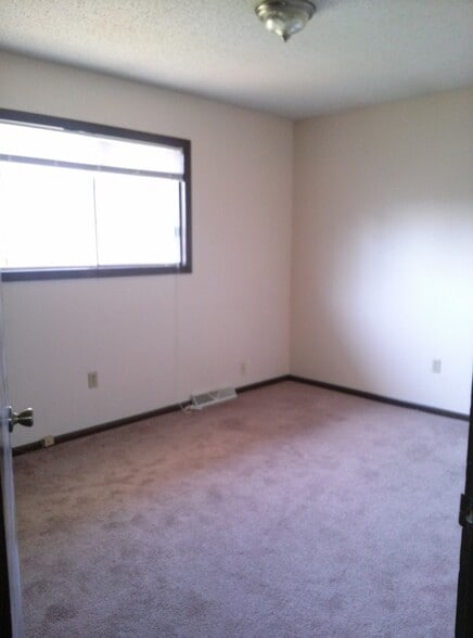 Building Photo - 8415 E Gilbert St