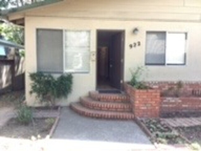 Building Photo - Cvet-2