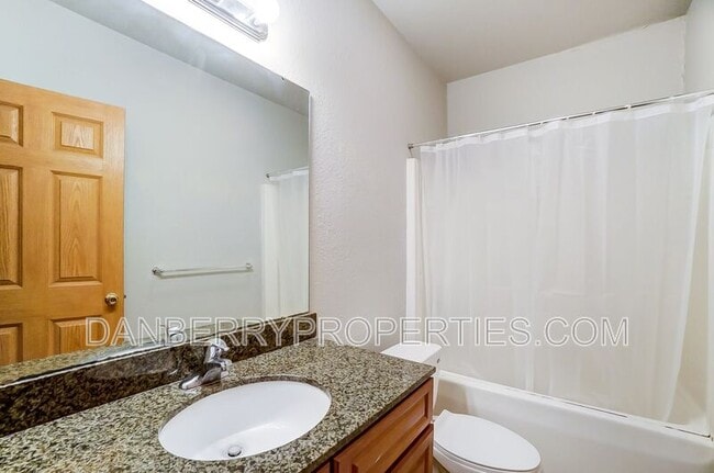 Building Photo - 1103 N Byrne Rd