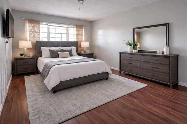 Building Photo - 3050 N Course Dr