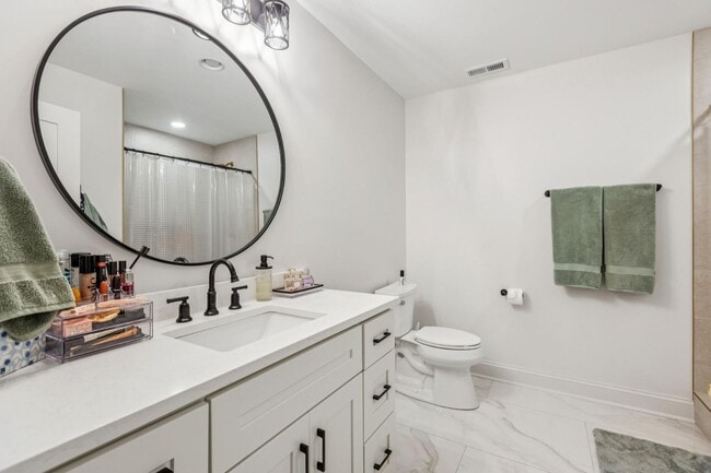 Building Photo - 501 N 41st Ave