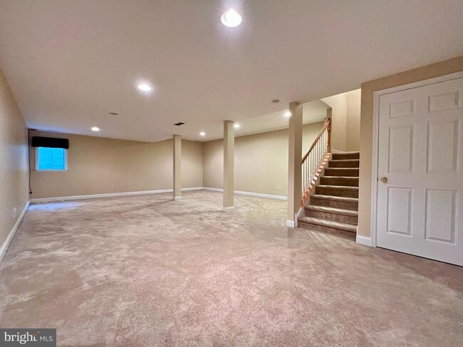 Building Photo - 668 Greycliffe Ln