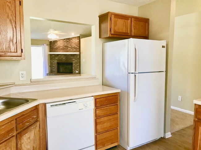 Building Photo - Charming 3 Bedroom, 2 Bathroom Home in Perry Township!