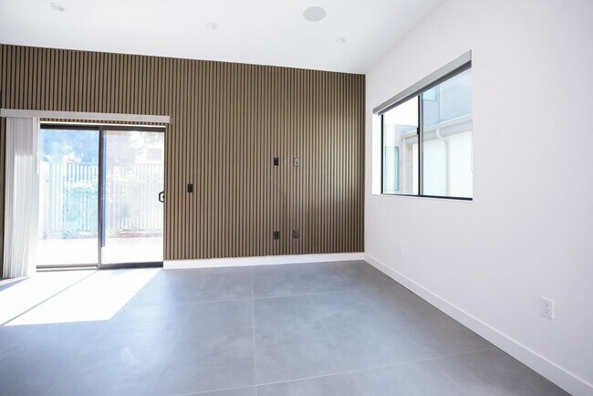 Building Photo - Fair Ave