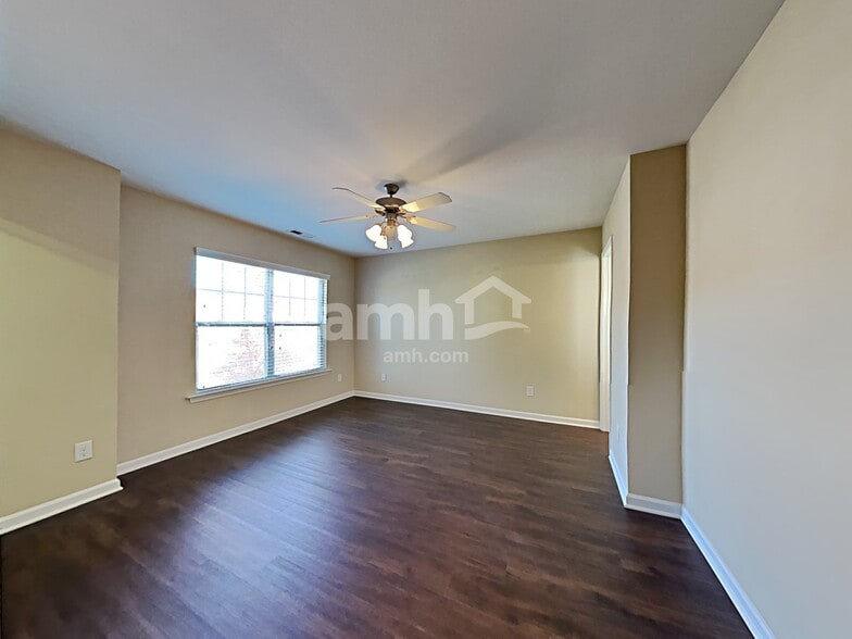 Building Photo - 405 Birch Run Dr