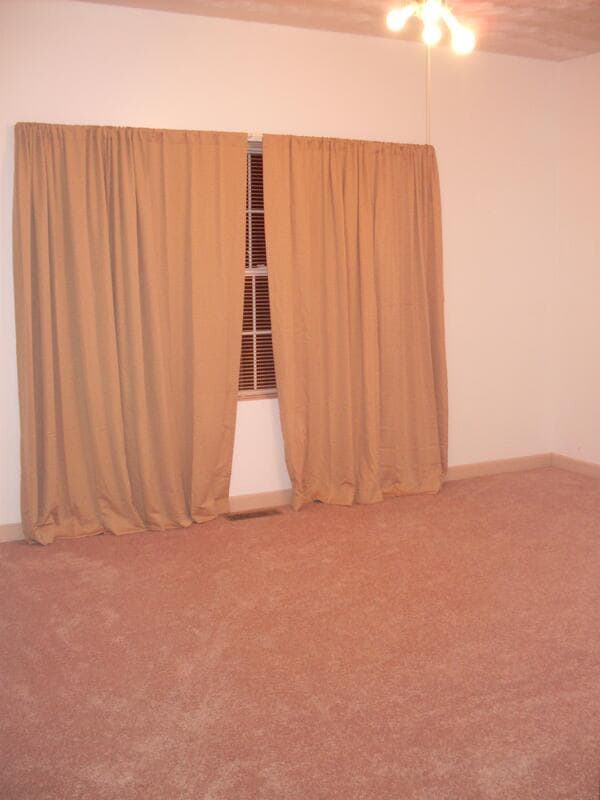 Building Photo - 319 S Main St