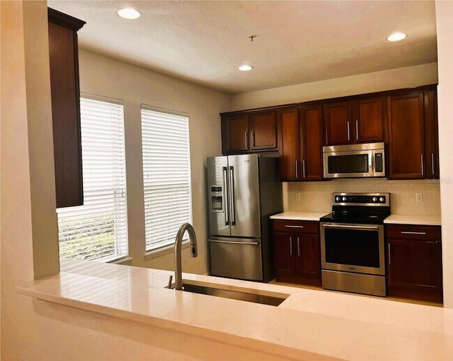 Building Photo - 10777 Garden Lily Dr