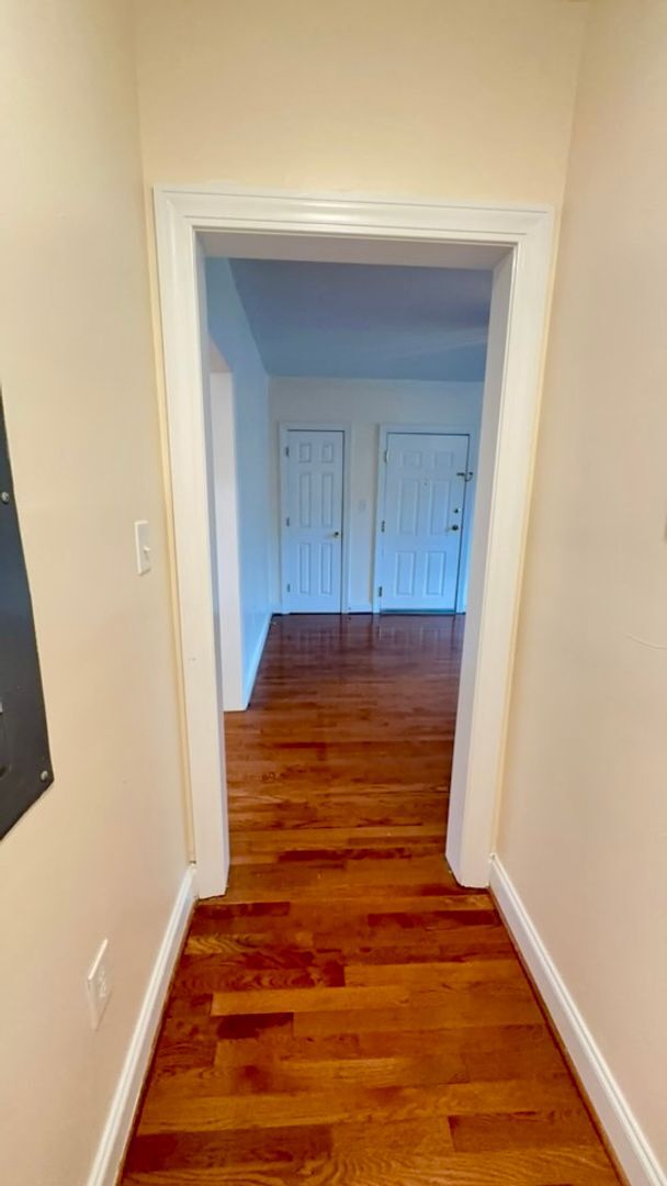 Building Photo - Bright & Modern 1-Bedroom Condo in Heathwood Court – Walkable & Inviting ~ Available May 2026!