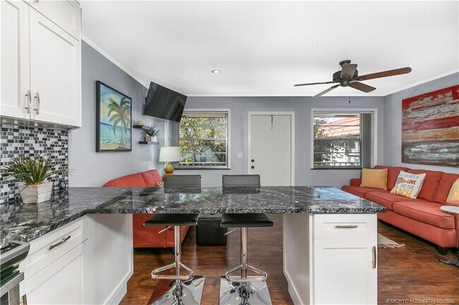 Building Photo - 2600 SE Ocean Blvd