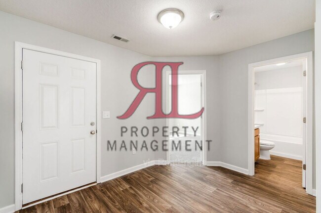 Building Photo - 5622 Branchville Dr