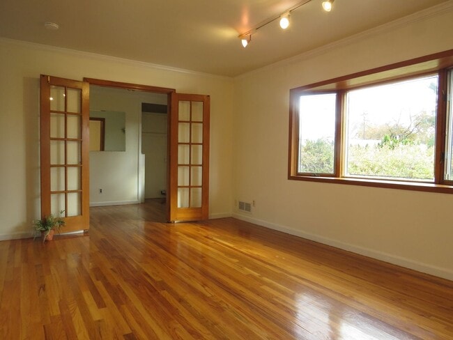 Building Photo - Prime Plainview Ranch