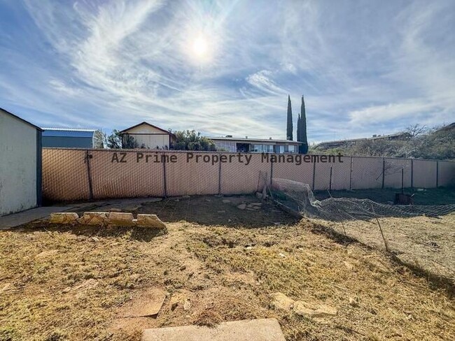 Building Photo - 17401 E Meadow Ln