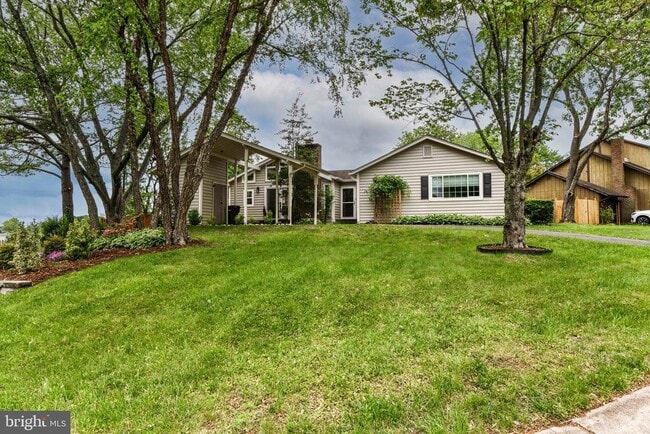 Building Photo - 7635 Bland Dr
