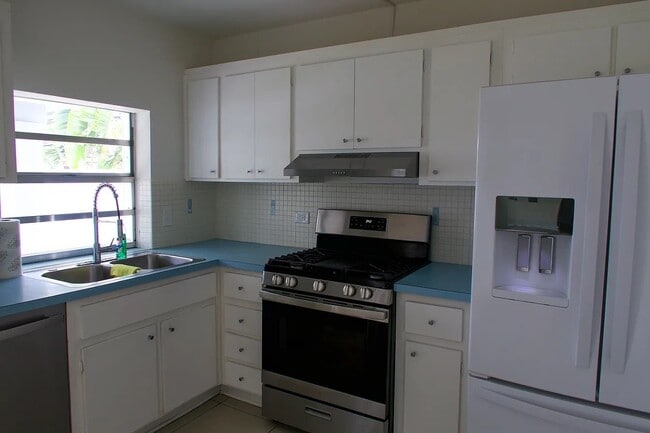 Building Photo - 3011 SW 97th Ct