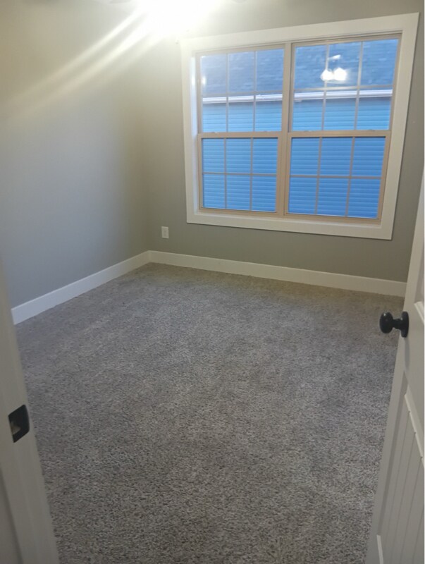 Building Photo - 414 Oak St