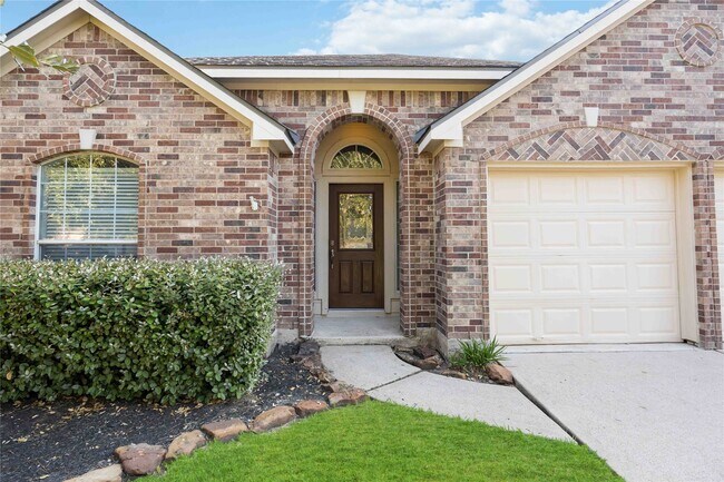 Building Photo - 15018 Summer Knoll Ln