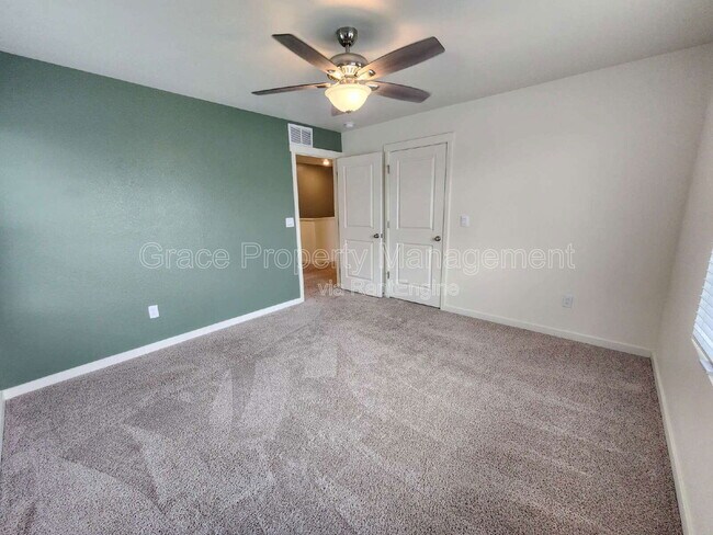 Building Photo - 508 Ledge St