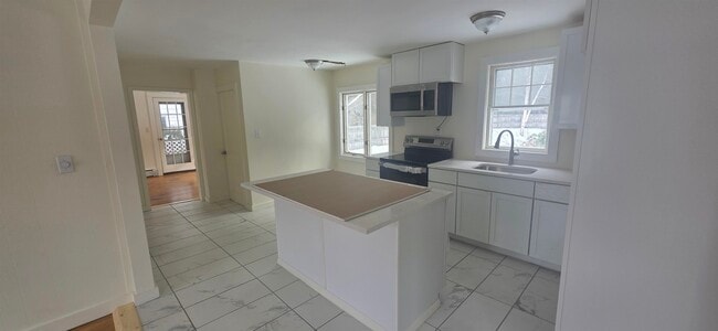 Building Photo - 40 Goyette Ave