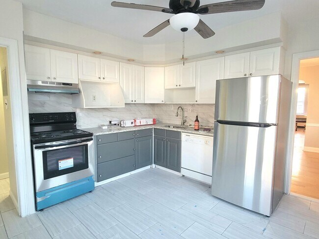 Building Photo - Stunning 4-Bedroom Townhome with Finished ...