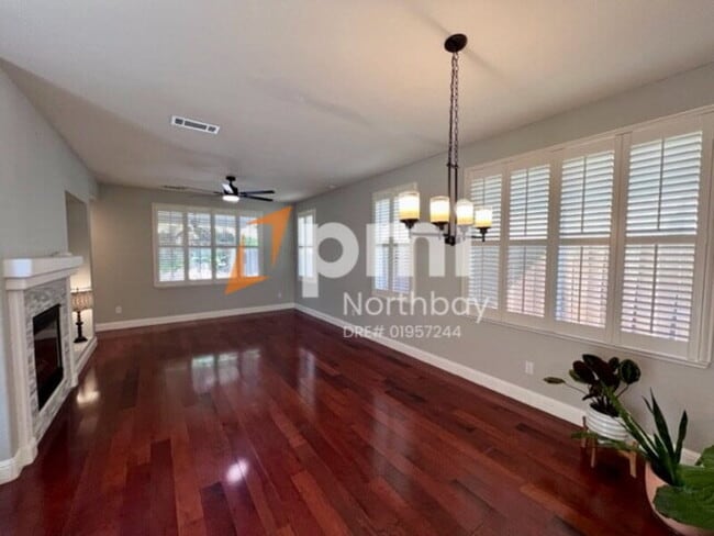 Building Photo - 1060 Villaggio Cir