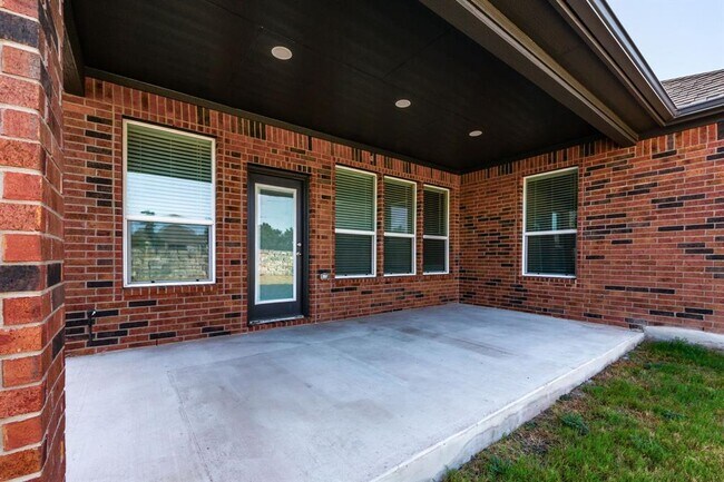 Building Photo - 1113 Arbor Acres Loop