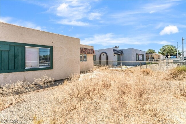 Building Photo - 5309 W Cheyenne Ave