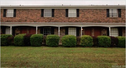 Building Photo - 9019 N Rodney Parham Rd