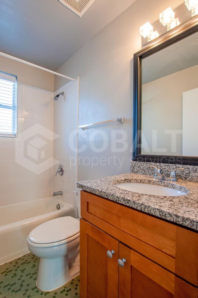 Building Photo - 271 Glen Iris Dr NE