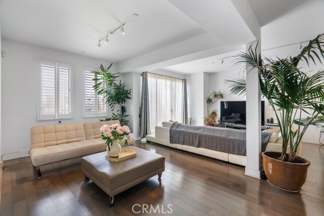 Building Photo - 1817 Prosser Ave