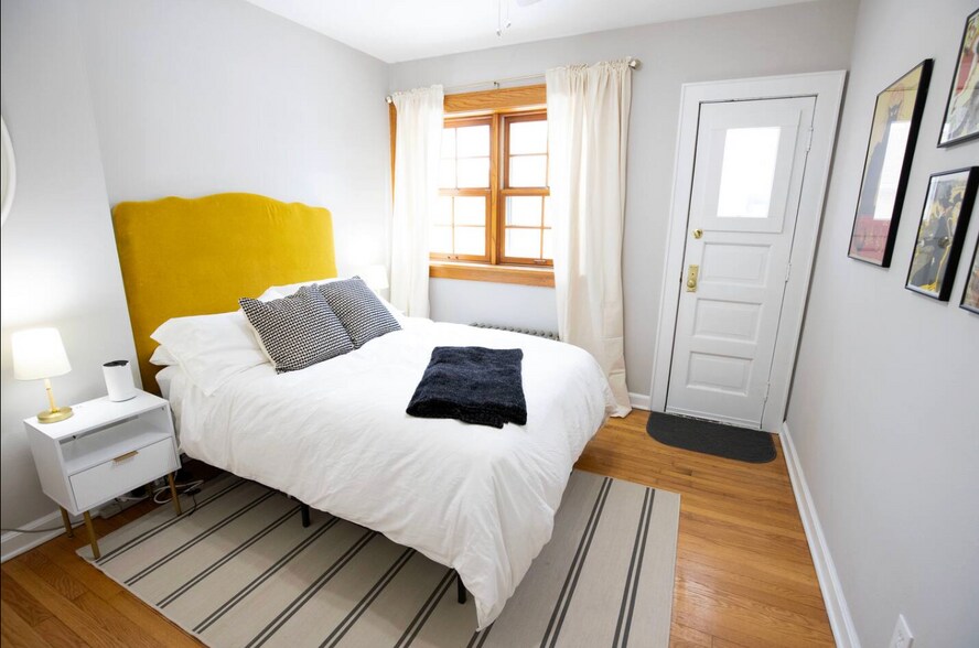 Building Photo - 1802 E Howard Ave