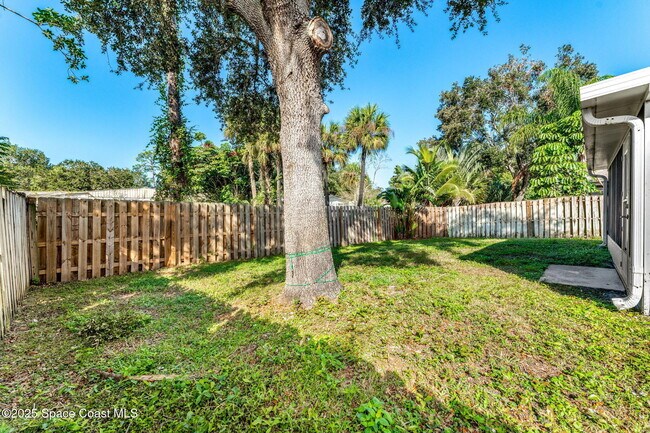 Building Photo - 1560 Vista Lake Cir