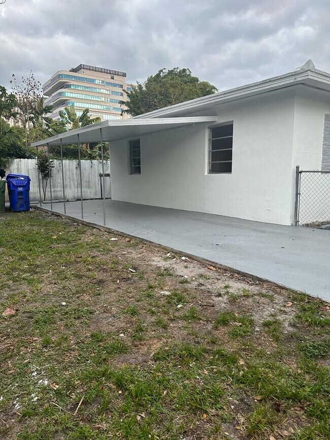 Building Photo - 3003 Residential
