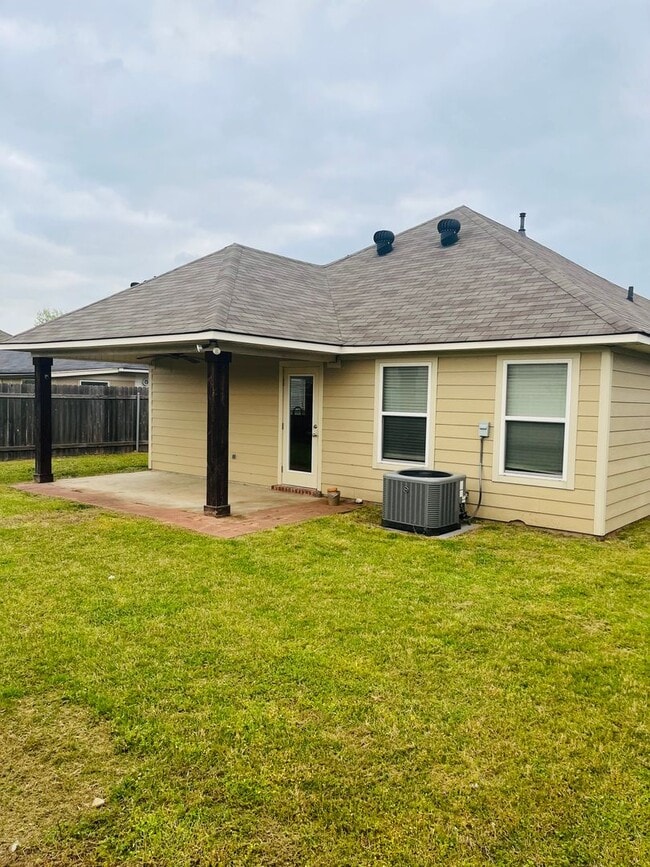 Building Photo - 359 Avondale Ln