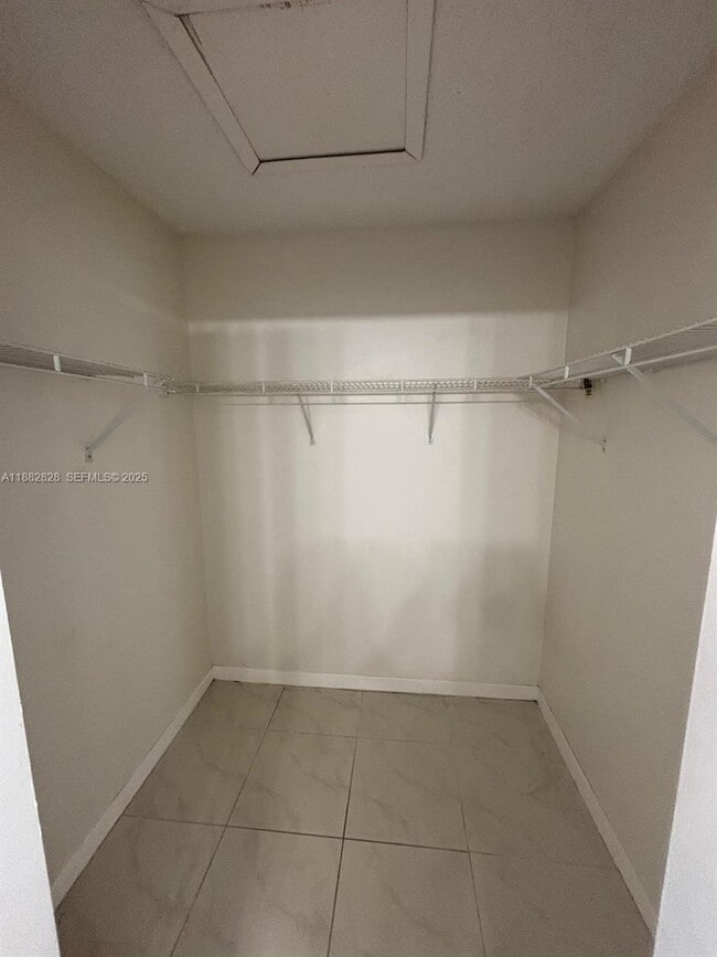 Building Photo - 1133 SE 13th Terrace